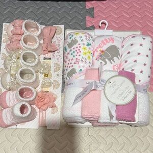 Baby 6 piece bath set and 6 piece newborn socks and headbands. New